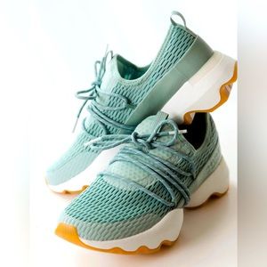 SOREL WOMEN'S KINETIC™ IMPACT LACE SNEAKER